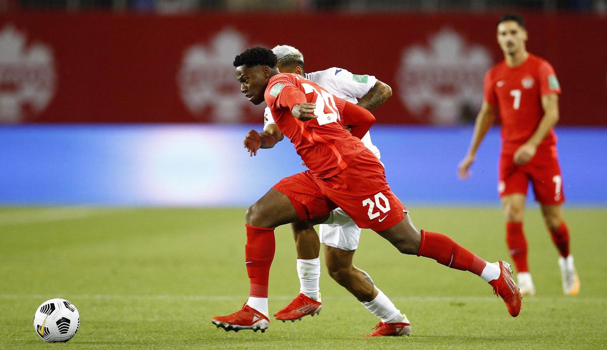 Jonathan David menjadi salah satu pemain muda yang akan meramaikan Piala Dunia 2022 di Qatar. Pemain berusia 22 tahun itu merupakan sosok penting yang membawa Kanada berhasil menembus Piala Dunia pertamanya setelah absen selama 36 tahun. David mampu membukukan 9 gol di babak Kualifikasi Piala Dunia zona CONCACAF. (Vaughn Ridley/Getty Images/AFP)