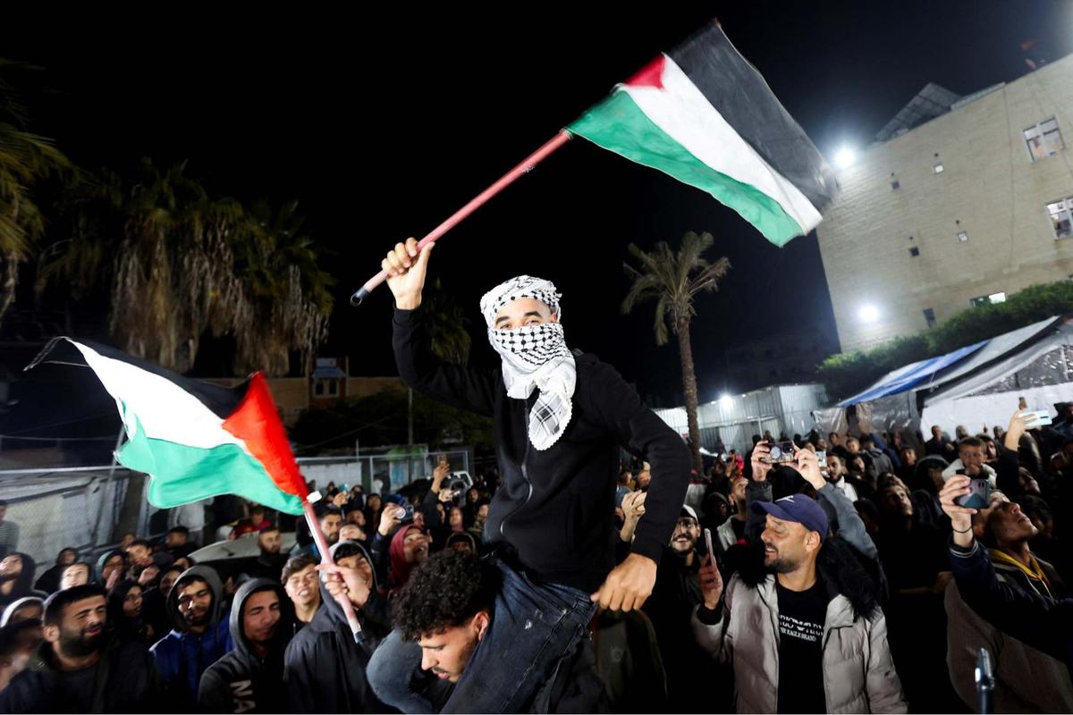 Warga Jalur Gaza merayakan gencatan senjata Israel dan Hamas