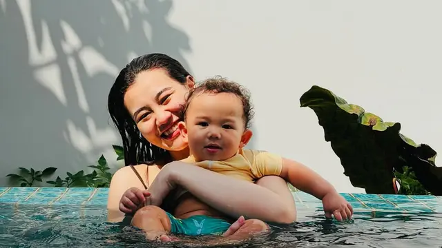Potret Kolam Renang di Rumah Aaliyah Massaid dan Thariq Halilintar