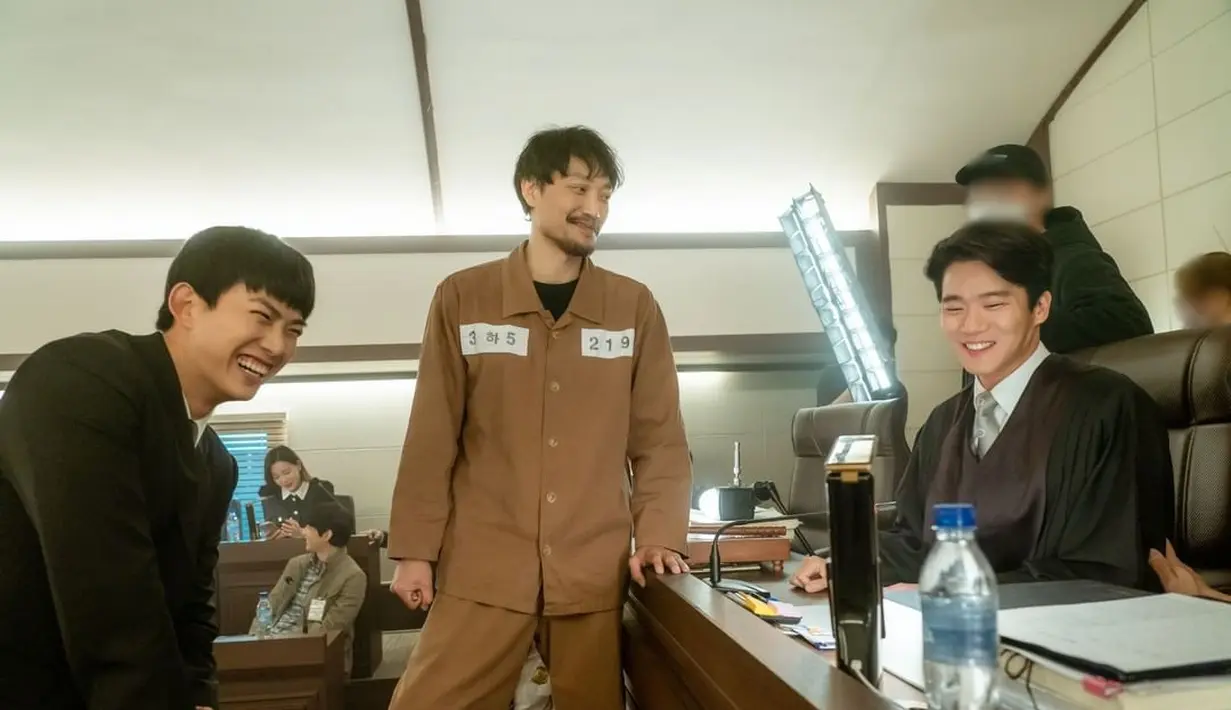 Suasana di balik layar drakor Blind. (tvN via Instagram/ tvn_drama)