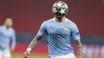 Bek Manchester City, Kyle Walker beraksi saat menghadapi Borusia Monchengladbach pada leg pertama 16 besar Liga Champions di Puskas Arena, Kamis (25/2/2021) dini hari WIB. Man City tekuk tuan rumah Borusia Monchengladbach 2-0 lewat gol Bernardo Silva dan Gabriel Jesus. (AP Photo/Laszlo Balogh)