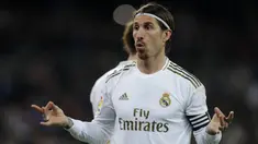 Bek Real Madrid, Sergio Ramos berselebrasi usai mencetak gol ke gawang Celta Vigo pada pertandingan lanjutan La Liga Spanyol di stadion Santiago Bernabeu di Madrid, Spanyol, Minggu, (16/2/2020). Madrid bermain imbang 2-2 atas Celta Vigo.  (AP Photo/Manu Fernandez)
