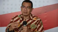 Staf Khusus Menteri BUMN, Arya Mahendra Sinulingga bicara soal siapa saja pasien yang dirawat di RS Darurat COVID-19 Wisma Atlet dan RS Pertamina Jaya di Graha BNPB, Jakarta, Selasa (24/3/2020). (Dok Badan Nasional Penanggulangan Bencana/BNPB)