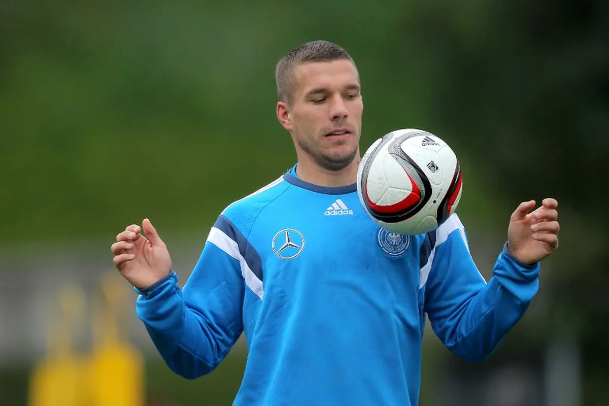 Podolski Berencana Tinggalkan Arsenal