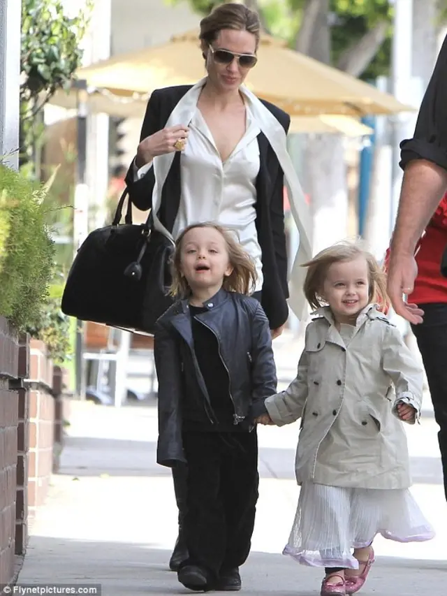 [Bintang] Angelina Jolie