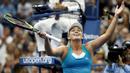 CoCo Vandeweghe melangkah ke semifinal setelah mengalahkan Karolina Pliskova pada perempat final AS Terbuka 2017 di Arthur Ashe Stadium, New York, (6/9/2017). Coco menang 7-6, 6-3. (AP/Jason Decrow)