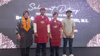 Mensos Tri Rismaharini bersama karyawan Disabilitas di Krisna Oleh-oleh Blangsinga, Gianyar, Bali dan Ajik Krisna (Ujung kanan) . (Istimewa/M Kadafi)