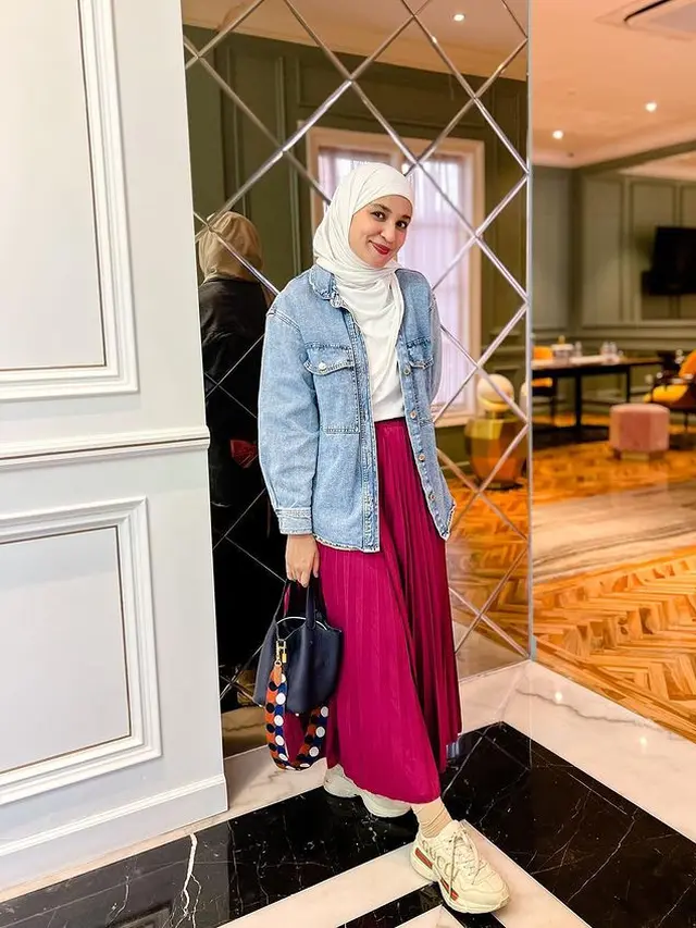 instagram.com/@shireensungkar
