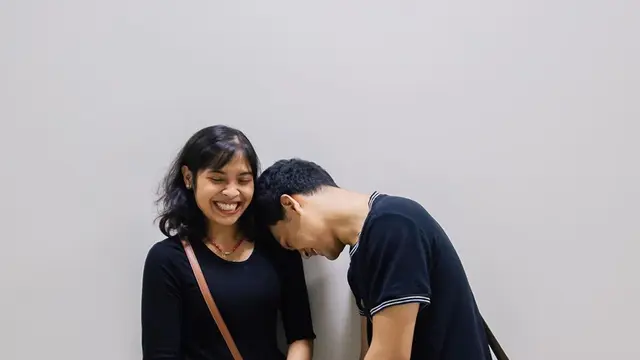 Jarang Tersorot, Ini 6 Momen Manis Mikha Angelo dan Atlet Badminton Gregoria Mariska