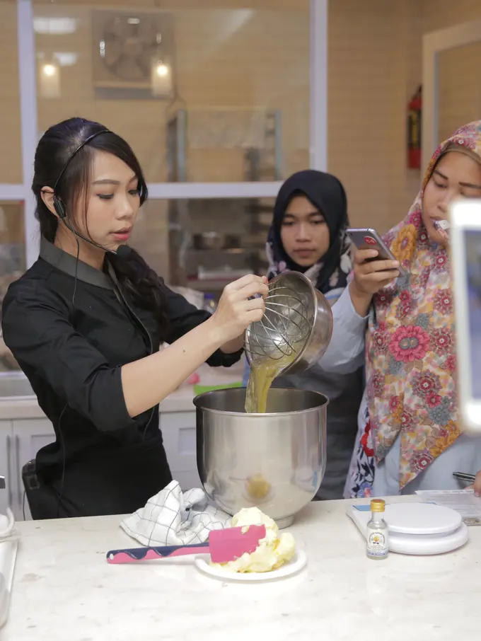 Sambut Hari Valentine, Yuk Bikin Cupcake Bentuk Bunga