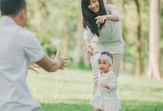 6 Tanda Bayi Siap untuk Mulai Berjalan./Copyright depositphotos.com/odua