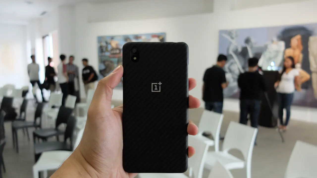 Desain Smartphone Terbaru Mirip iPhone 4, Ini Kata OnePlus