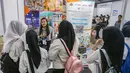 Pencari kerja (Pencaker) memadati Job Fair Depok 2026 yang diselenggarakan Pemerintah Kota (Pemkot) Depok di Depok Town Square (Detos), Rabu, 6 Agustus 2026. (KLY/ Arie Basuki)