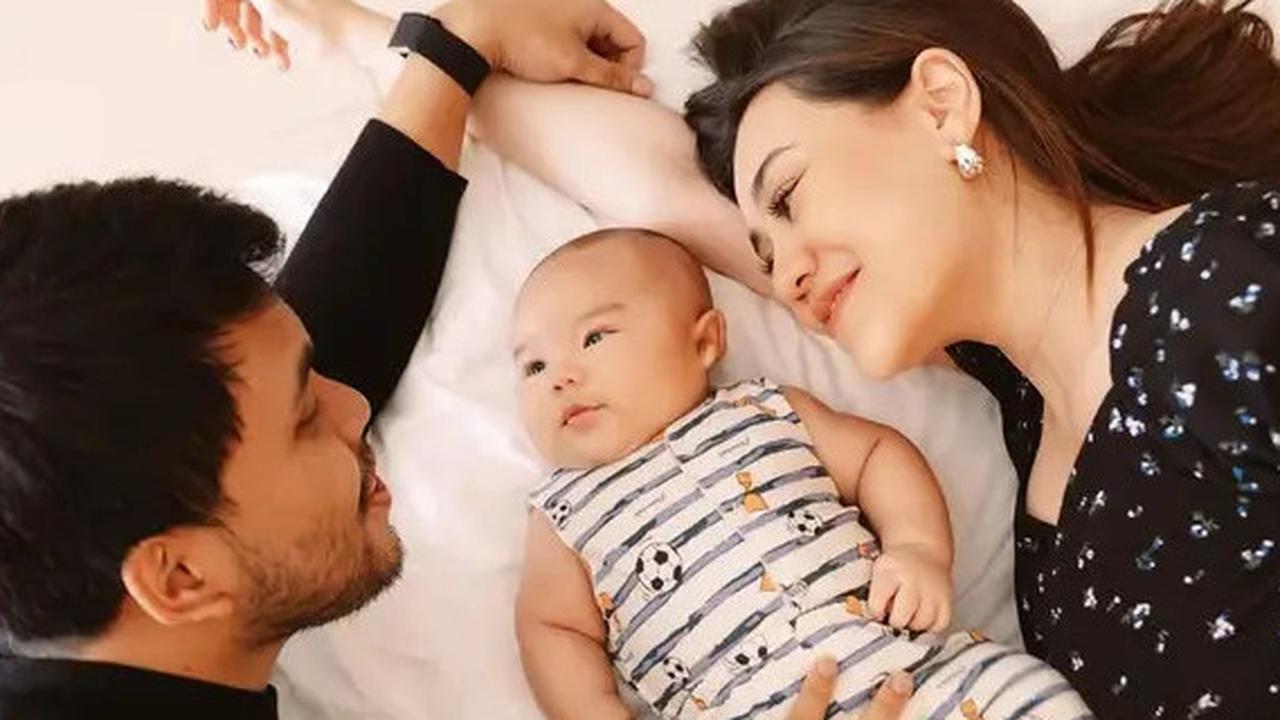 Tiga Bulan Penuh Cinta, Aaliyah dan Thariq Bagikan 7 Potret Baby Arash yang Bikin Hati Luluh