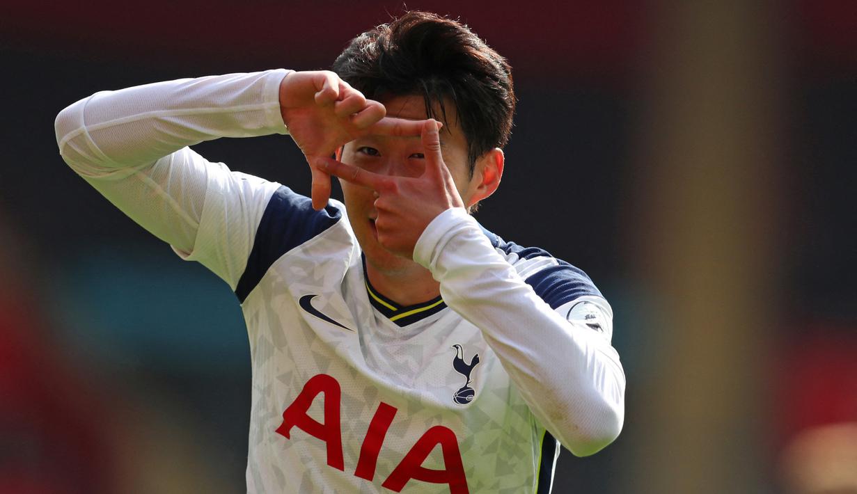 Son Heung-min merupakan salah satu pemain Asia yang tampil cemerlang di Kompetisi Eropa. Bersama Hamburg, Bayer Leverkusen dan Tottenham Hotspur ditambah bersama Timnas Korea Selatan, total 116 gol dicetaknya termasuk 5 kali hattrick. Kapan saja kelima hattricknya? (AFP/Pool/Catherine Ivill)