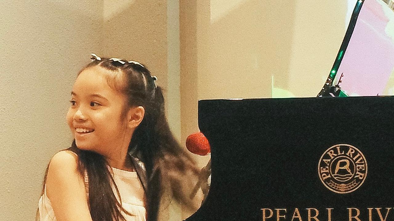 4 Potret Performance Stage Gempi Lulus Les Vokal dan Piano, Bikin Bangga Gading dan Gisel