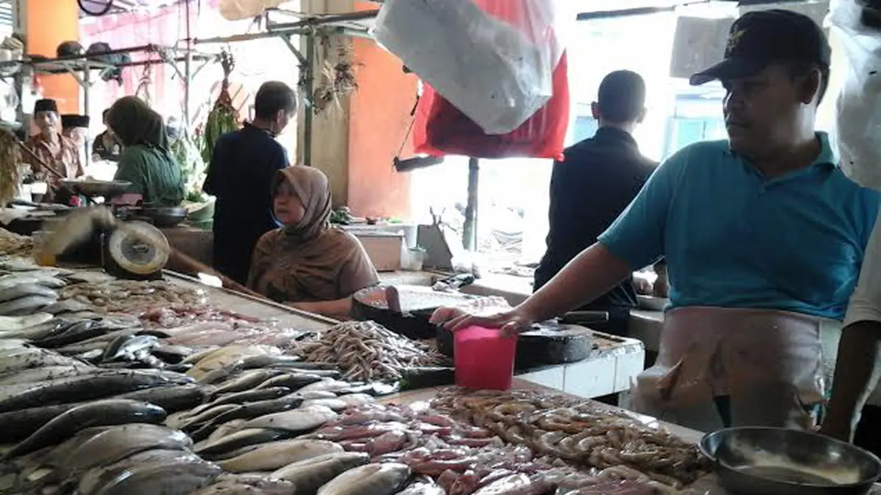 Harga Ikan Naik, Pedagang: Enakan Zaman Soekarno