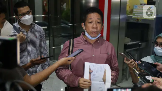 FOTO: Effendi Gazali Penuhi Panggilan Penyidik KPK