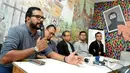 Koordinator Kontras, Haris Azhar (kiri), saat konferensi pers di Jakarta, Rabu (14/1/2015). (Liputan6.com/Panji Diksana)