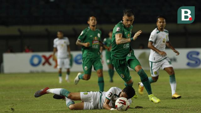 FOTO: PS Sleman Imbangi Persebaya Surabaya Tanpa Gol di Babak Pertama - Velez Nicolas Leandro