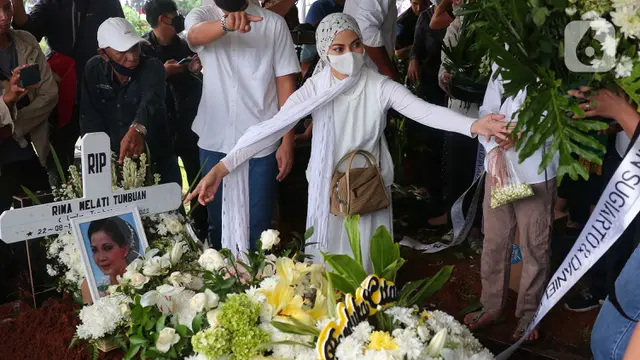 Prosesi Pemakaman Aktris Senior Rima Melati