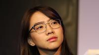 JKT48 Mengheningkan cipta untuk Inao Jiro di Theater JKT48 (Bambang E. Ros/bintang.com)