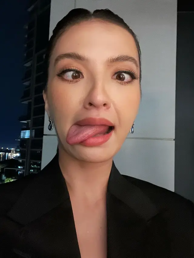 8 Potret Menggemaskan Wajah Raline Shah dalam Berbagai Emoticon, Tunjukkan Pesona Cantik Tanpa Pori-Pori