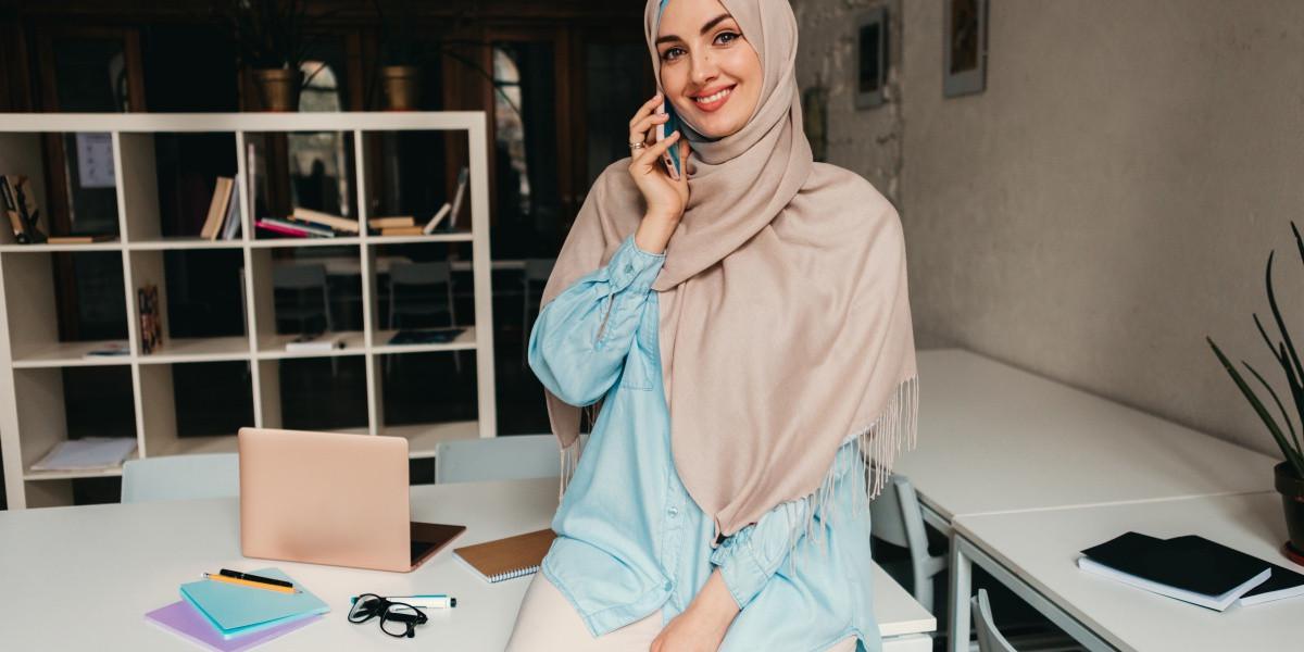 Ilustrasi Baju Tunik Kantor Berjilbab