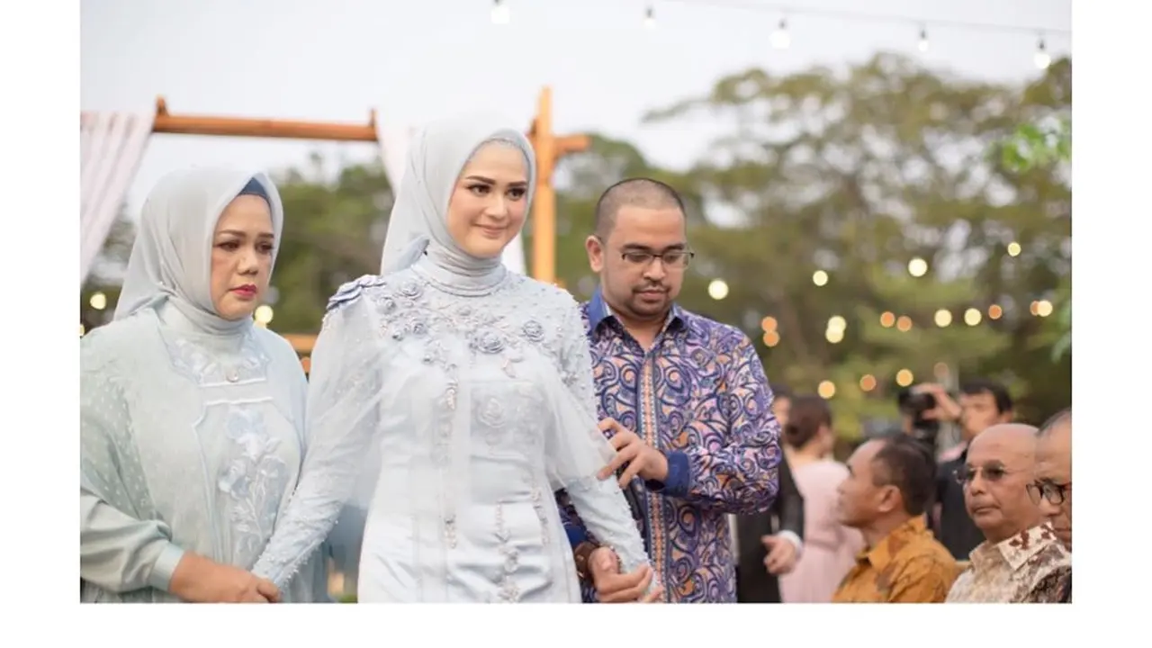 [Fimela] Cut Meyriska dan Roger Danuarta