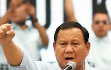 VIDEO: Detik-Detik Wanita Nyelonong Naik Dekati Prabowo, Bahlil Berdiri Ditahan Maruarar