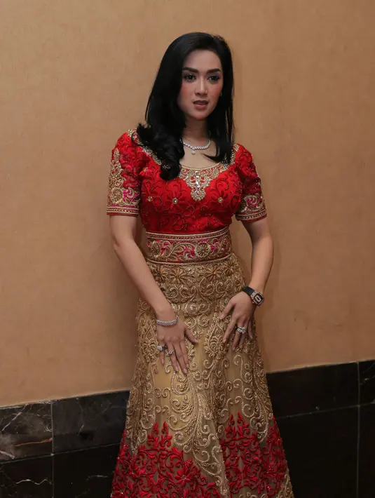 Cita-cita yang belum terwujud Tiara Dewi adalah bisa menjalankan ibadah puasa dan berlebaran di Tanah Suci. (Andy Masela/Bintang.com)