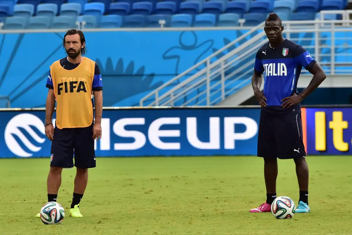 Andrea Pirlo dan Mario Balotelli