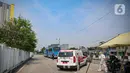 Mobil ambulans masuk ke RSDC Wisma Atlet Kemayoran, Jakarta, Jumat (17/15/2021). Koordinator humas RSDC Wisma Atlet Kolonel Mintoro Sumego mengatakan, dengan adanya lockdown ini, pihaknya masih mempertimbangkan menerima pasien Covid-19 melalui pembatasan yang ketat. (Liputan6.com/Faizal Fanani)