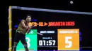Pebulu tangkis tunggal putra Indonesia, Anthony Ginting dari tim Hurricanes melakukan pukulan smash ke arah Jonatan Christie dari tim Blitzers dalam laga Badminton XL 2025 di Istora Senayan, Jakarta, Sabtu (04/10/2025). (Bola.com/Bagaskara Lazuardi)