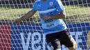 Luis Suarez berlatih bersama Timnas Uruguay di Lapangan Complejo Celeste, Montevideo, Uruguay, (21/3/2016). (AFP/Miguel Rojo) 