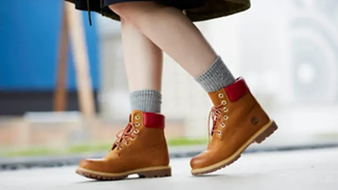 Tampil Serasi di Hari Valentine Bersama Pasangan dengan Gaya Sepatu Kekinian