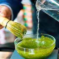 Ilustrasi green tea (Photo by Jason Leung on Unsplash)