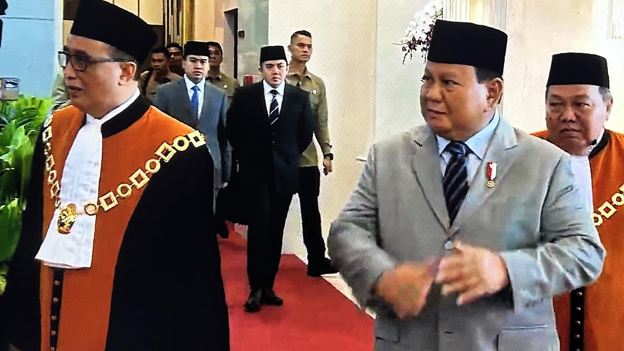 VIDEO: Berhembus Kabar Prabowo Lakukan Reshuffle Menteri, Seskab Mayor TNI Teddy Beri Jawaban