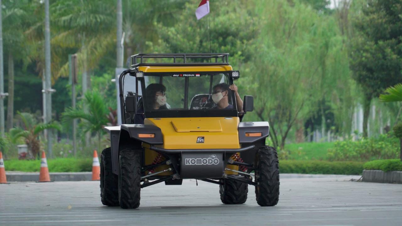 Mobil multiguna Fin Komodo