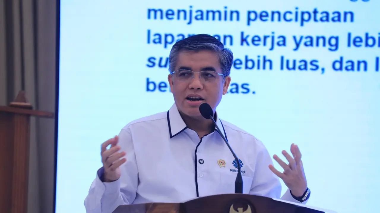 Menaker Yassierli: Bonus Demografi Harus Jadi Momentum untuk Dorong Produktivitas Tenaga Kerja