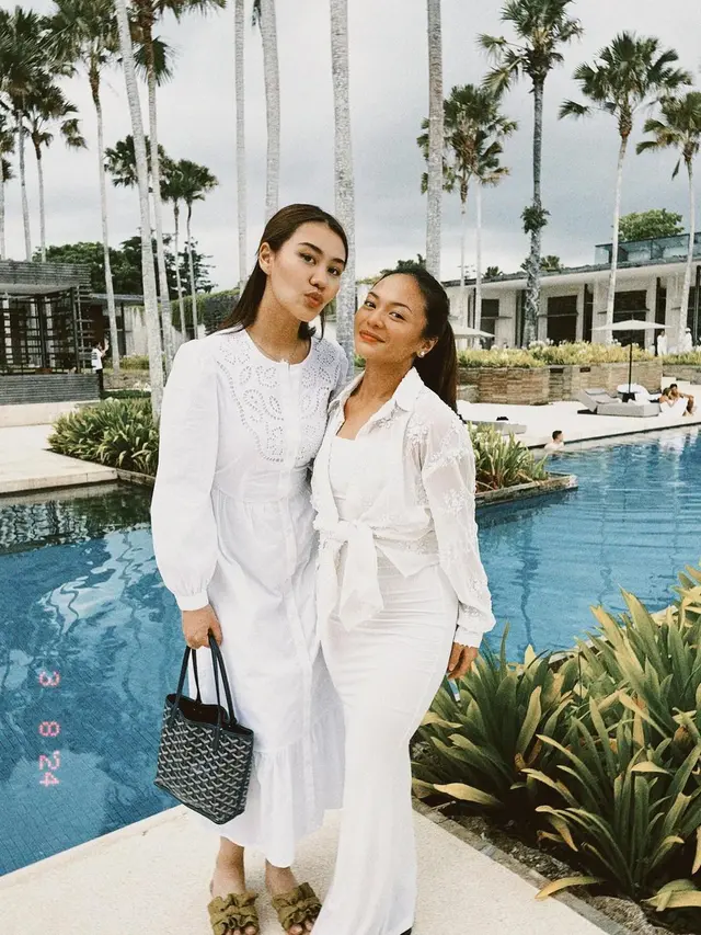 6 Gaya Bucin Aaliyah Massaid dan Thariq Halilintar Rayakan Ulang Tahun Bersama di Bali