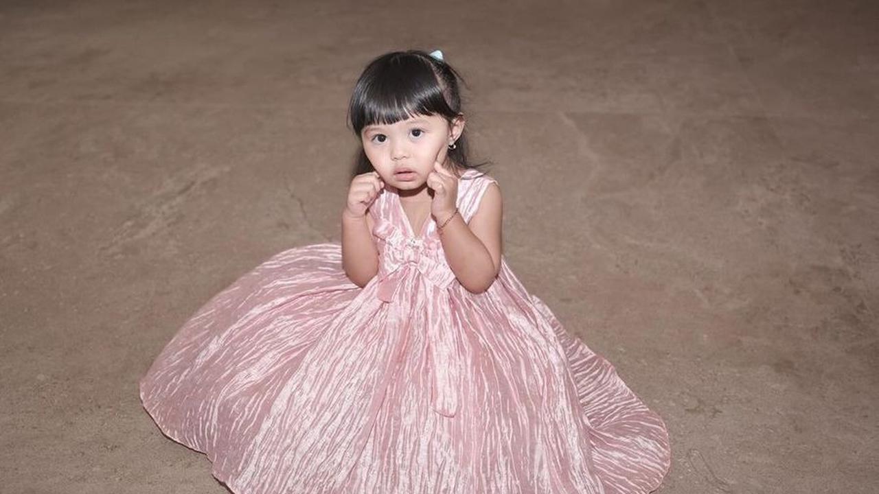 7 Momen Manis di Ulang Tahun Ameena yang Ke-2, Diberikan Hadiah Mobil Mewah nan Mahal dari Atta dan Aurel
