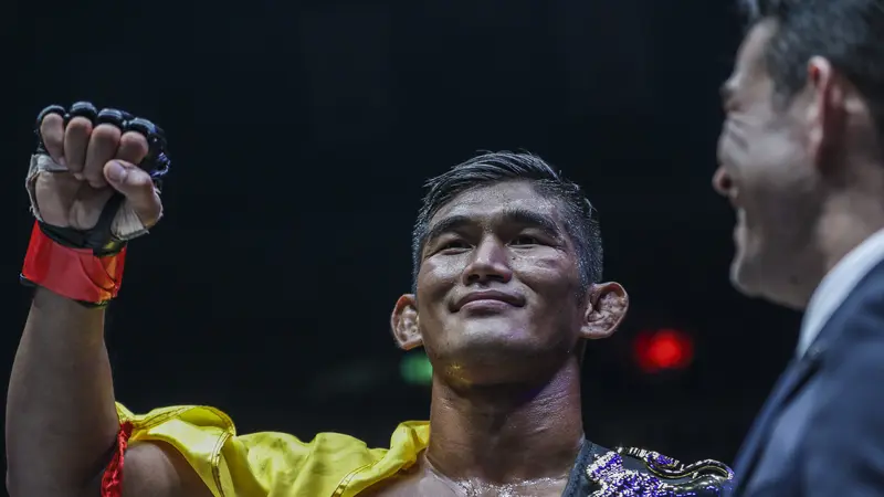 Aung La “The Burmese Python” N Sang (dok One Championship)