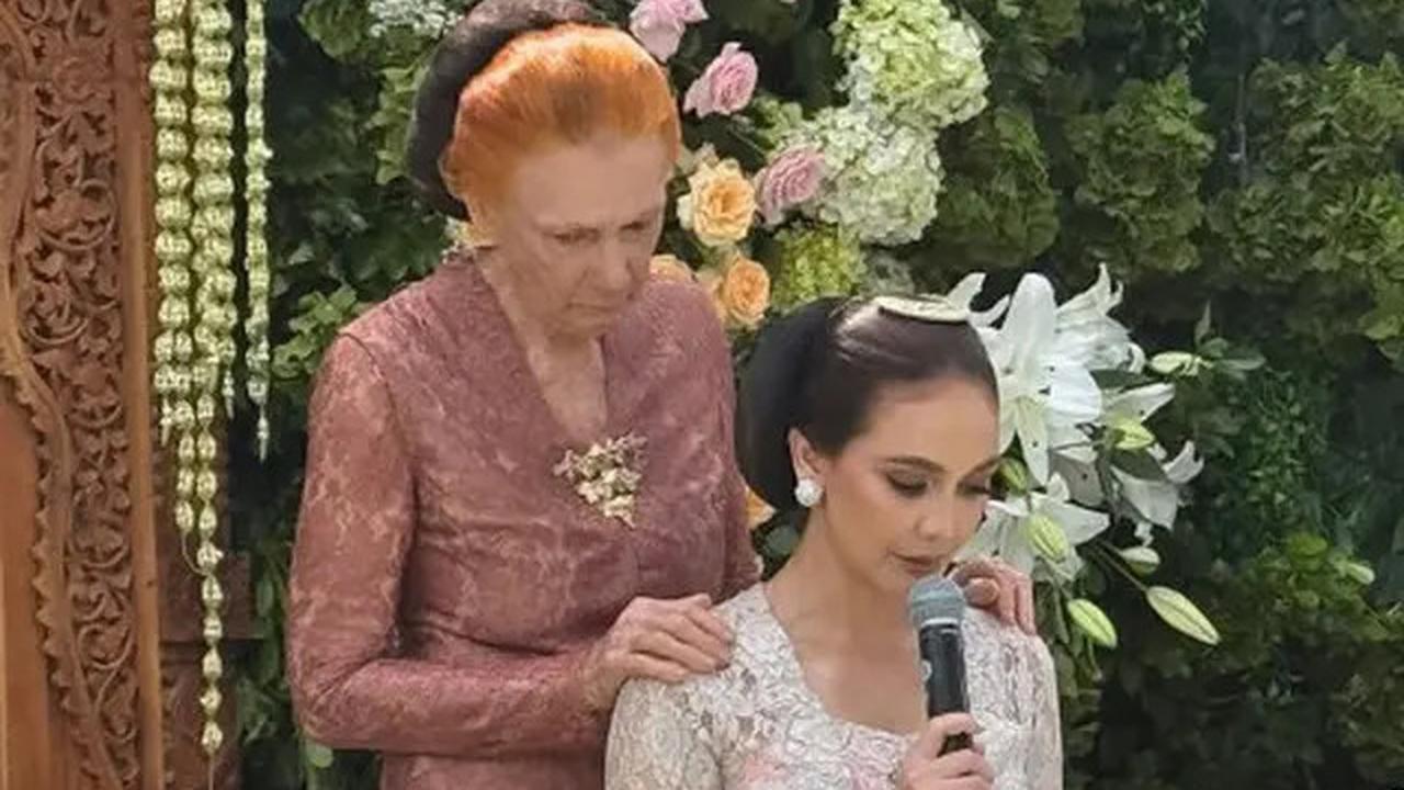 Potret Ayu Ibu Luna Maya Saat Siraman Sang Putri di Usia 79 Tahun, Jadi Perempuan Jawa dengan Wajah Bule