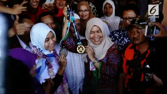 VIDEO: Pulang Kampung, Atlet Panjat Tebing Disambut Meriah Warga