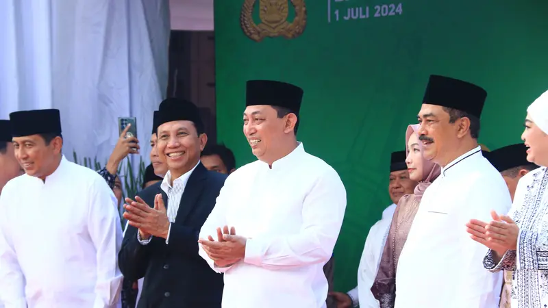 Kapolri Jenderal Listyo Sigit Prabowo mengucapkan selamat Hari Raya Idul Adha 1445 Hijriyah kepada seluruh umat Islam yang merayakan.