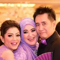 Kristina mengunggah foto bersama dengan istri Sys NS, Shanty Widhiyanti, dan Sys (Instagram/@kristinadangdut)