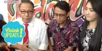 Ditemani kuasa hukum, Ario Kiswinar sambangi kantor Kompas TV.