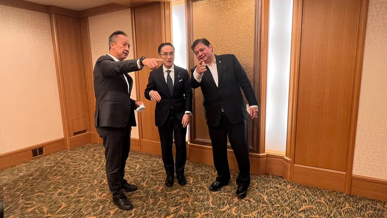 Menteri Koordinator Bidang Perekonomian Airlangga Hartato bertemu dengan Ketua Keidanren dan Presiden/CEO Marubeni Corporation, Masumi Kakinoki.