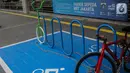 Sebuah sepeda terparkir di kawasan stasiun MRT Cipete Raya, Jakarta, Senin (14/10/2019). Pemprov DKI Jakarta bakal memberikan fasilitas parkiran sepeda di halte-halte bus Transjakarta sehingga warga bisa menaruh sepeda dan berpindah ke tranportasi umun. (Liputan6.com/Faizal Fanani)